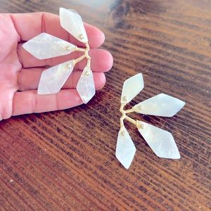 Kendra Scott Malika statement earring mother of pearl